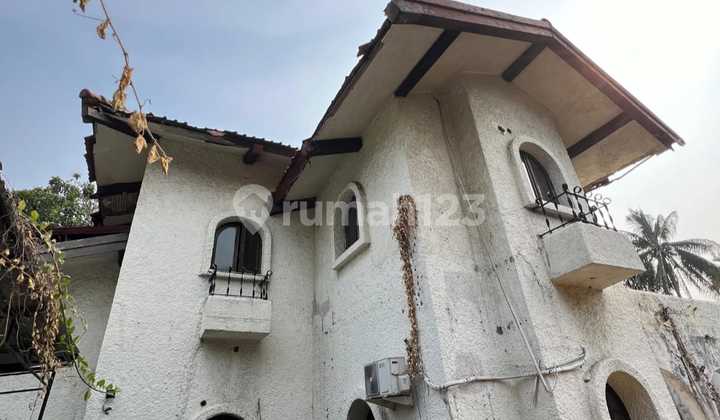 Dijual Rumah Hook di Kawasan Elit Patra Kuningan (butuh renovasi) 2
