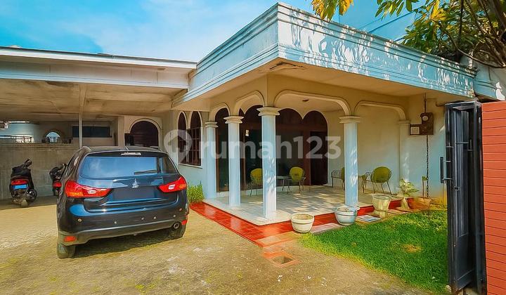 Quick Sale House in Pengadegan, Suitable for Business, Pancoran, South Jakarta, Behind Sampoerna Academy. Quick Sale House in Pengadegan, Suitable for Business, Pancoran, South Jakarta, Behind Sampoerna Academy.