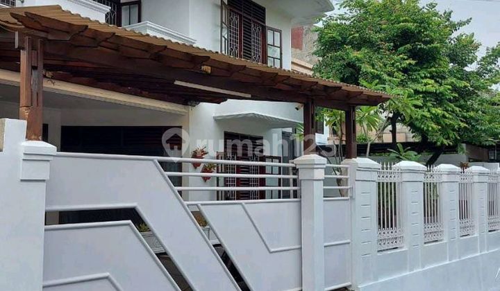 Jual Cepat Rumah Pinggir Jalan Duku Raya Dekat Mall Gandaria City Full Furnished Jual Cepat Rumah Pinggir Jalan Duku Raya Dekat Mall Gandaria City Full Furnished