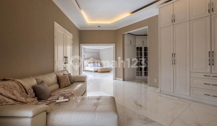 Dijual Cepat Rumah Hoek Mewah Full Furnished Mayang Permai Pik Jak-ut