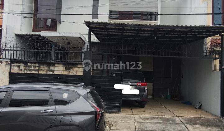 Rumah Ciamik Siap Huni Lokasi Favourite Jalan Lebar 3 Mobil  2