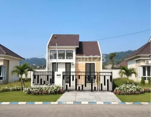 New House and Large Land in Menganti for 400 Million 1