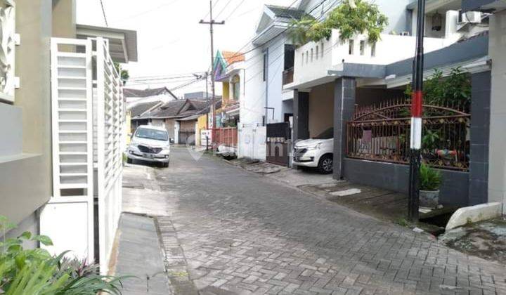 Rumah Manukan Surabaya Barat 2 Lantai Full Bangunan Dekat Sman 2