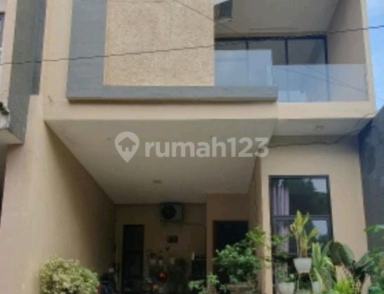 Rumah 2 Lantai 3 Kamar Kandangan Surabaya Barat Strategis