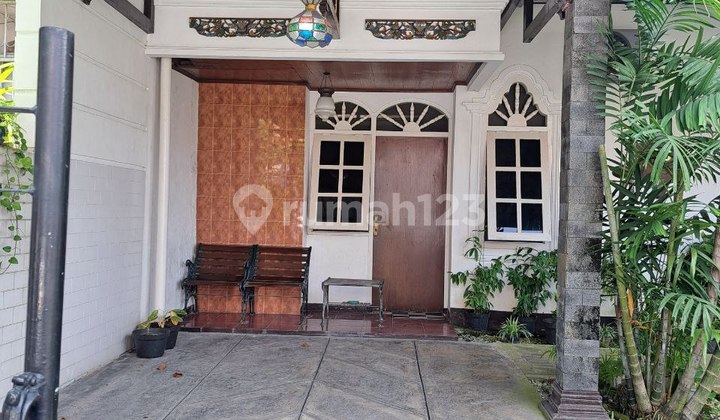 Rumah Wisma Permai Tengah Strategis, Hook