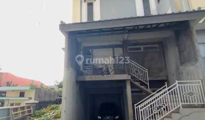 Rumah Semolowaru Selatan Lantai 3 Strategis, Hook 1