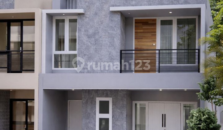 Jl. Manyar Tirtoyoso 2-Story House, Twin Road Row 1