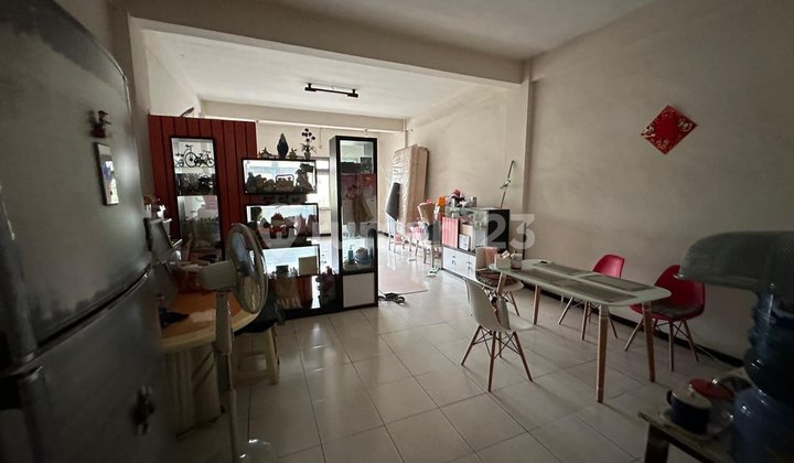 Nirwana Executive Strategic Shop House Ready to Occupy