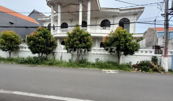 Rumah Raya Mojo Klanggru Rumah Mewah Lama, Terawat, Cocok untuk Sekolah, Tempat Tinggal, Klinik, Dll Rumah Raya Mojo Klanggru Rumah Mewah Lama, Terawat, Cocok untuk Sekolah, Tempat Tinggal, Klinik, Dll