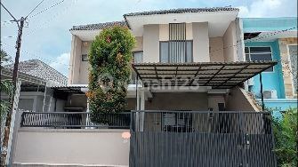 Rumah 2 Lantai Tenggilis Dekat Raya Jemursari, Carport 2 Mobil 1