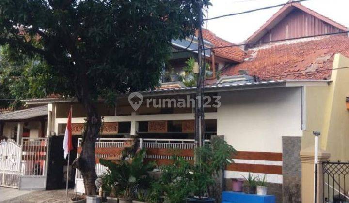 Rumah Rungkut Asri Timur Strategis, Carport 1 Mobil 1