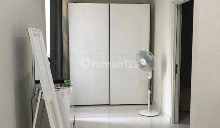 Rumah Mulyosari Minimalis Strategis, Row 2 Mobil 1