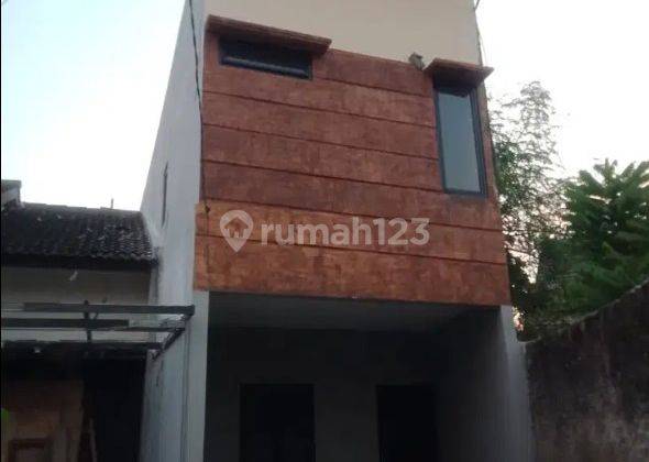 Rumah 2 lantai Dalam Cluster di Limo 1