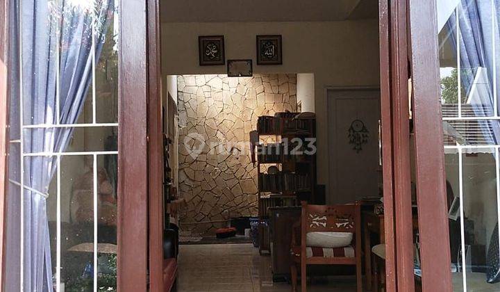 Rumah strategis  dalam cluster di Krukut 2