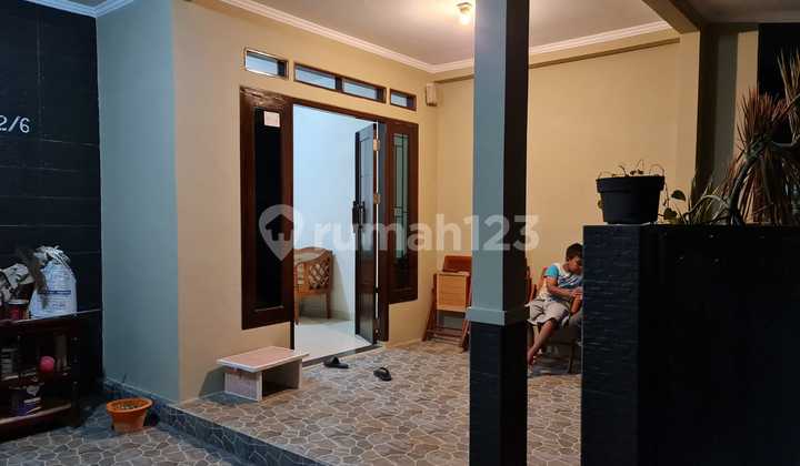 Rumah Rapi Dalam Komplek Di Sawangan 