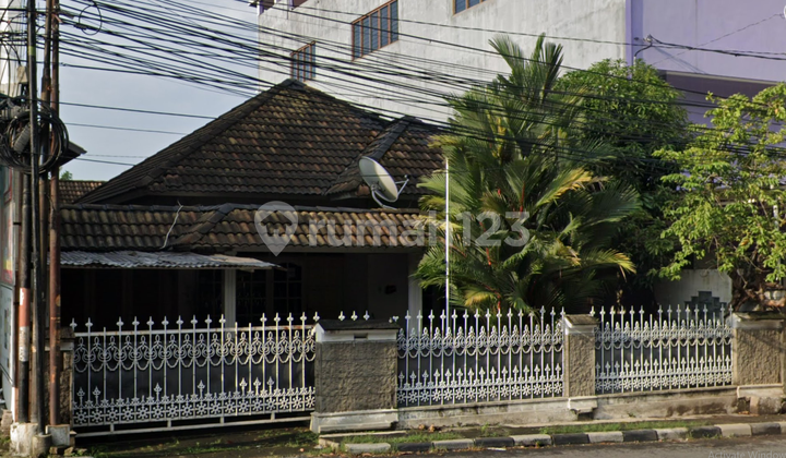 Rumah Dijual Lokasi Strategis Pinggir Jalan Utama Papandayan Semarang 1