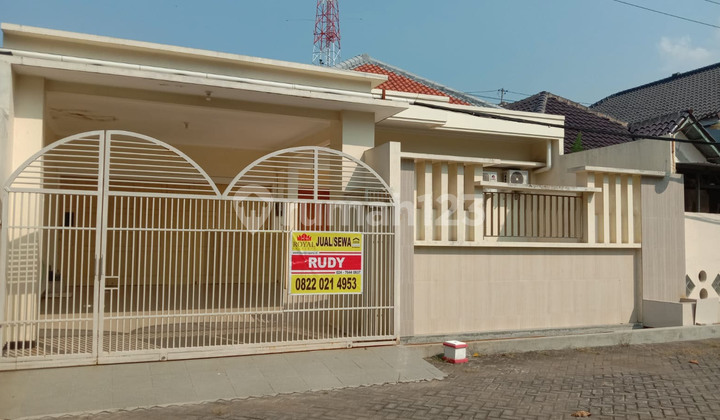 For Sale and For Rent House on Jl. Semarang Indah 1