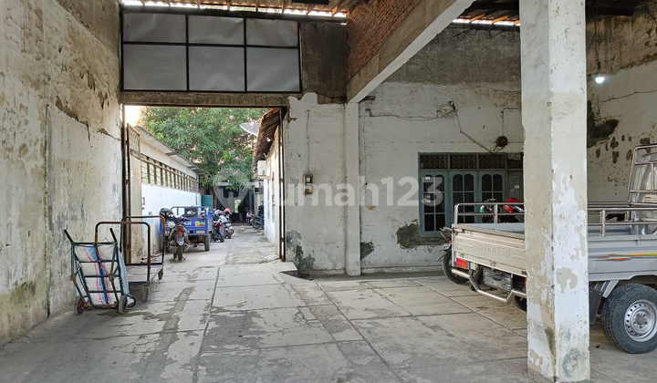For Sale: Strategic Business Space on Col. Sudibyo Street, Tegal.