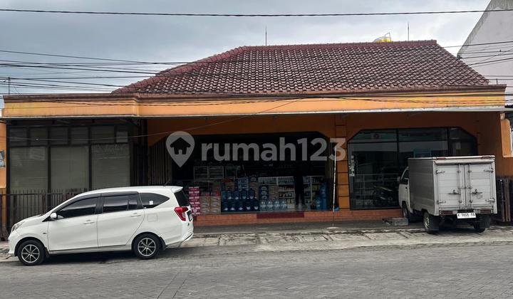 For Sale: Strategic Location Shop House on Jl. Flamboyan Semarang For Sale: Strategic Location Shop House on Jl. Flamboyan Semarang