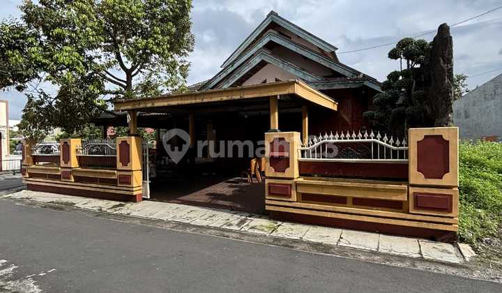 Dijual Rumah2 Lantai Lokasi di Jl. Tawas Raya Ungaran