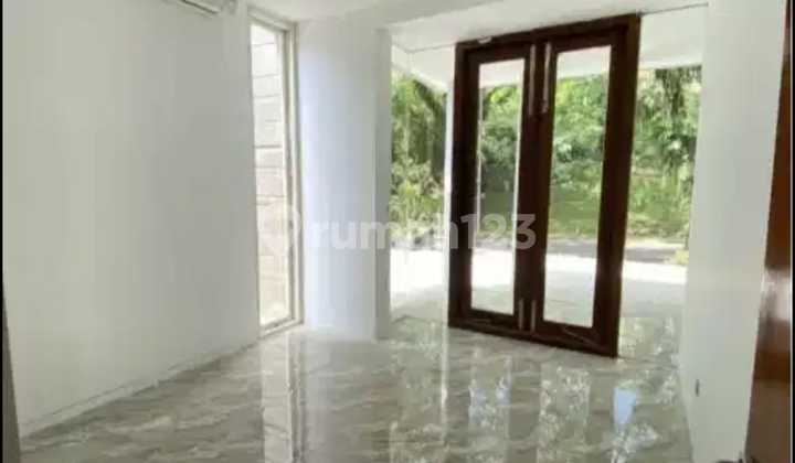 Dijual Rumah Dengan Kolam Renang di Perum Citrasun Semarang 2
