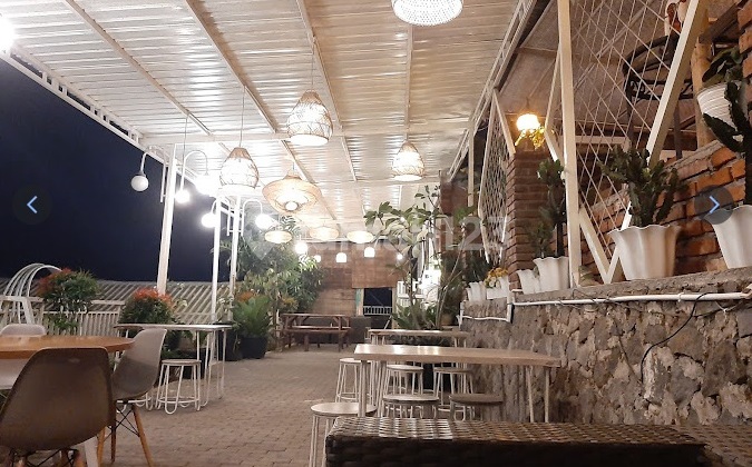 Dijual Tempat Usaha Luas dengan View Gunung di Temanggung