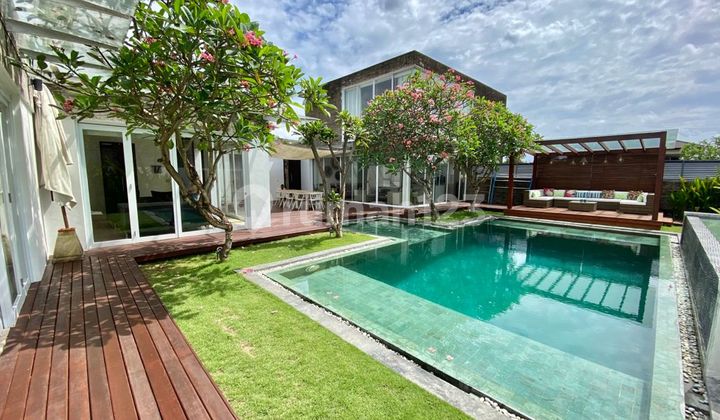 Villa For Sale Umalas Strategis Dekat ke Seminyak Canggu Villa For Sale Umalas Strategis Dekat ke Seminyak Canggu