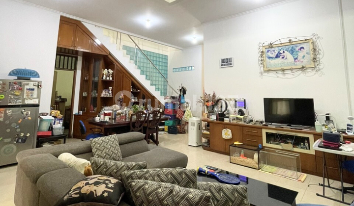 Rumah Dijual Pondok Indah 4 Kamar Coldwell Banker