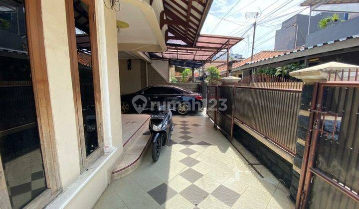 Rumah Hook di Tebet Jakarta Selatan 2