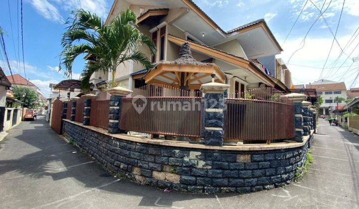 Rumah Hook di Tebet Jakarta Selatan 1