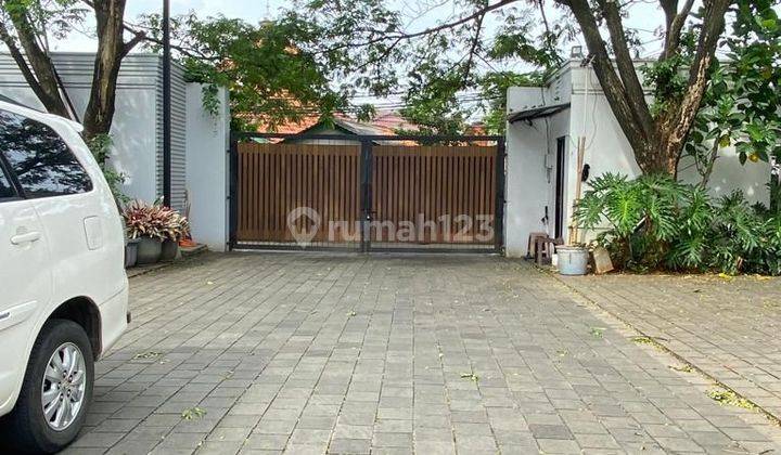 Dijual cepat rumah mewah termurah  3 lantai  di kemanh timur dalam jakarta selatan 2