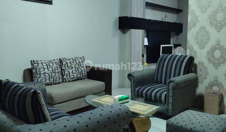 ruang tamu dijual rumah di royal park