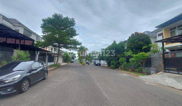 Rumah 2 lantai fasilitas kolam renang anak di Regina metland cakung jakarta timur 2