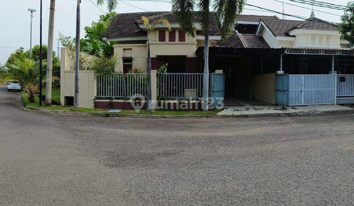 Rumah Hoek di Cluster Aralia Lokasi Samping Taman Dijual Cepat 1