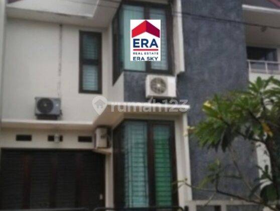 Rumah 2 Lantai Terawat di Kemang Pratama Bekasi 1