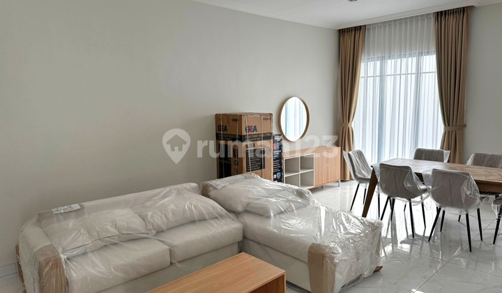 Rumah Baru 2.lantai Full Furnisehd Di.summarecon.crown Gading Bekasi 2