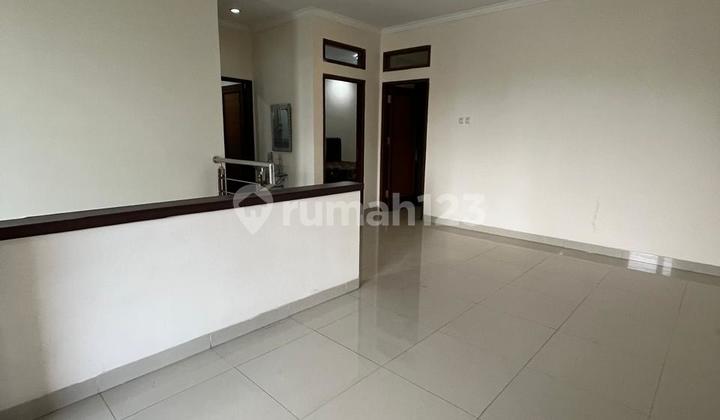 RUMAH BAGUS MINIMALIS MODERN 2 LANTAI SEMI FURNISHED SIAP HUNI DI SETRADUTA BANDUNG 2