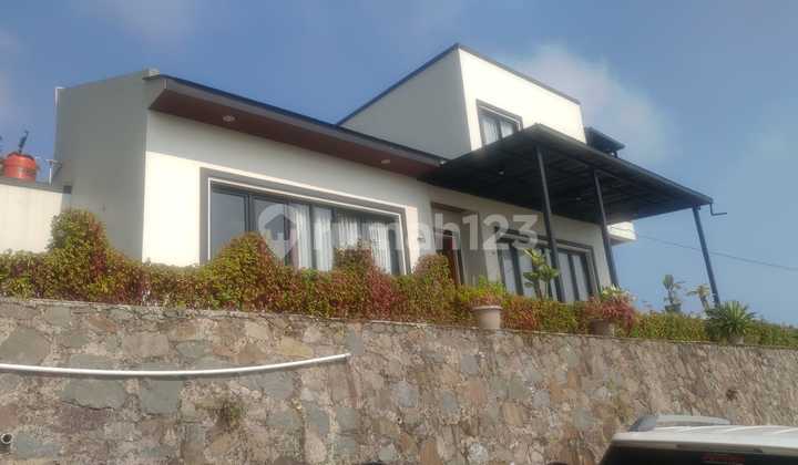 SPACIOUS GREEN MODERN MINIMALIST VILLA SEMI-FURNISHED COMFORTABLE IN BANJARAN BANDUNG
