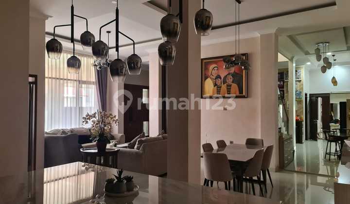 Luxury 4-Story Comfortable, Green, Well-Maintained Ready-to-Occupy Home in Derwati Mas, Buah Batu, Bandung Luxury 4-Story Comfortable, Green, Well-Maintained Ready-to-Occupy Home in Derwati Mas, Buah Batu, Bandung