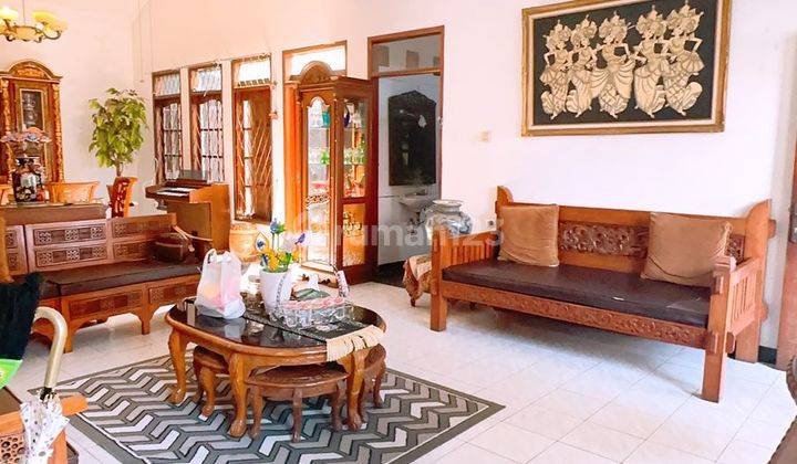 Rumah Cantik 1,5 Lantai Semi Furnished Lingkungan Nyaman Siap Huni Di Batununggal Bandung 1