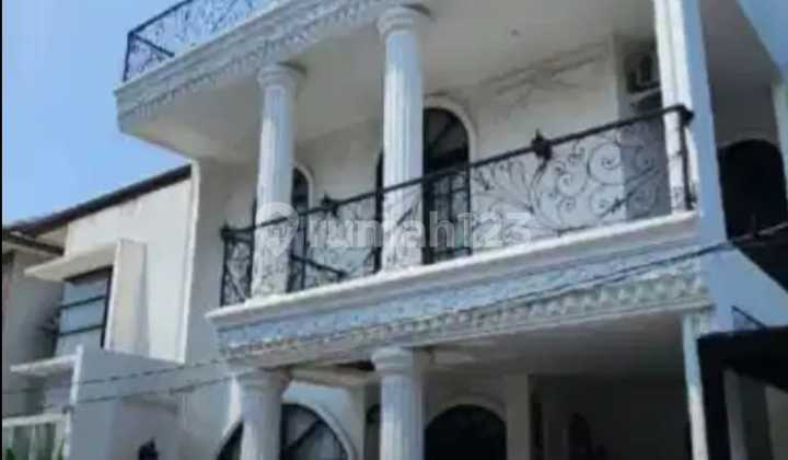 Must Have a 3-Storey Luxury House Fully Furnished Comfortable Ready to Occupy in Antapani Bandung 2