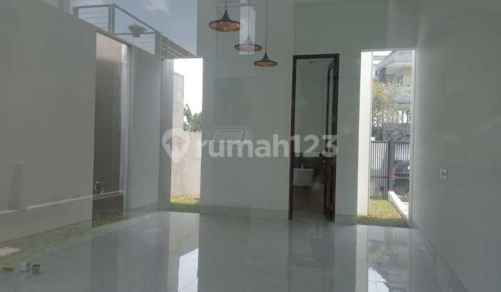 RUMAH LUX MINIMALIS MODERN 2 LANTAI SIAP HUNI DI SETIABUDI BANDUNG