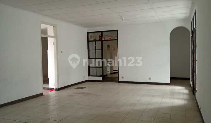 Dijual  cepat harga njop rumah cibogo sayap surya sumantri nyaman siap huni cocok untuk kost2an  2