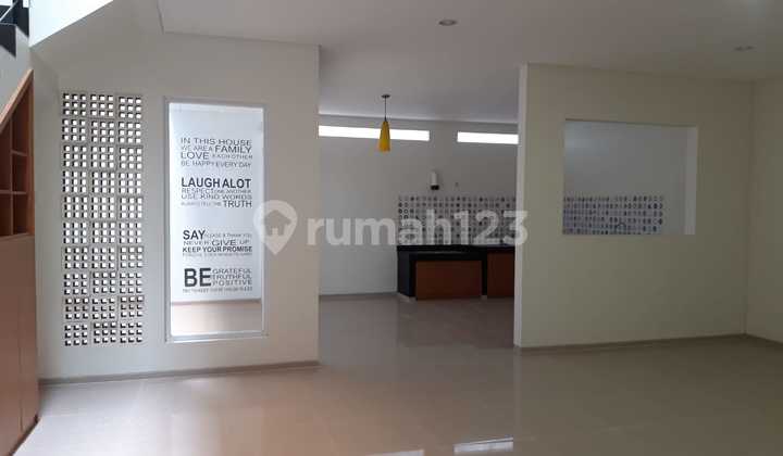 Dijual Rumah Baru Siap Huni Lingkungan Nyaman Dan Tenang di Singgasana Pradana