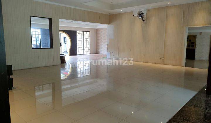 Dijual Cepat Ruang Usaha Ex Restaurant Lokasi Ramai di Pasirkaliki 1