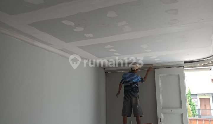 Dijual Cepat Rumah Nyaman Siap Huni di Singgasana Pradana, Bandung Dijual Cepat Rumah Nyaman Siap Huni di Singgasana Pradana, Bandung