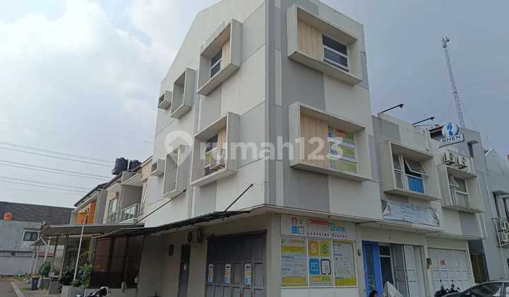 Dijual Ruko 3 Lantai Posisi Hook Siap Pakai di Singgasana Pradana, Bandung Dijual Ruko 3 Lantai Posisi Hook Siap Pakai di Singgasana Pradana, Bandung