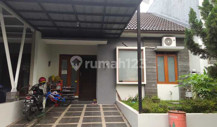 Dijual Rumah Lingkungan Nyaman Siap Huni di Singgasana Pradana, Bandung