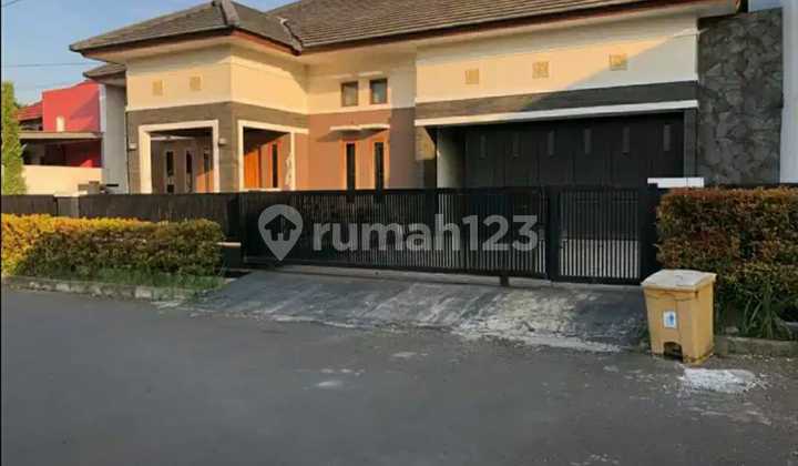 Rumah Lux Luas Dalam Cluster Eksklusif Siap Huni di Antapani Bandung 1