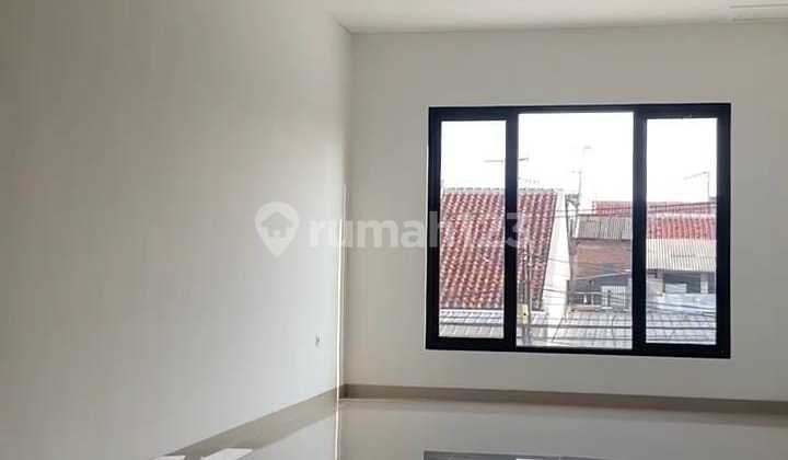 Ruko 2 Lantai Lokasi Ramai Cocok untuk Segala Usaha Siap Pakai di Margahayu Raya Bandung